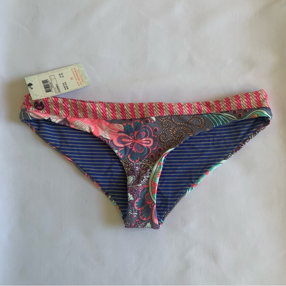 NWT Women’s Maaji Reversible Floral Bikini Bottom